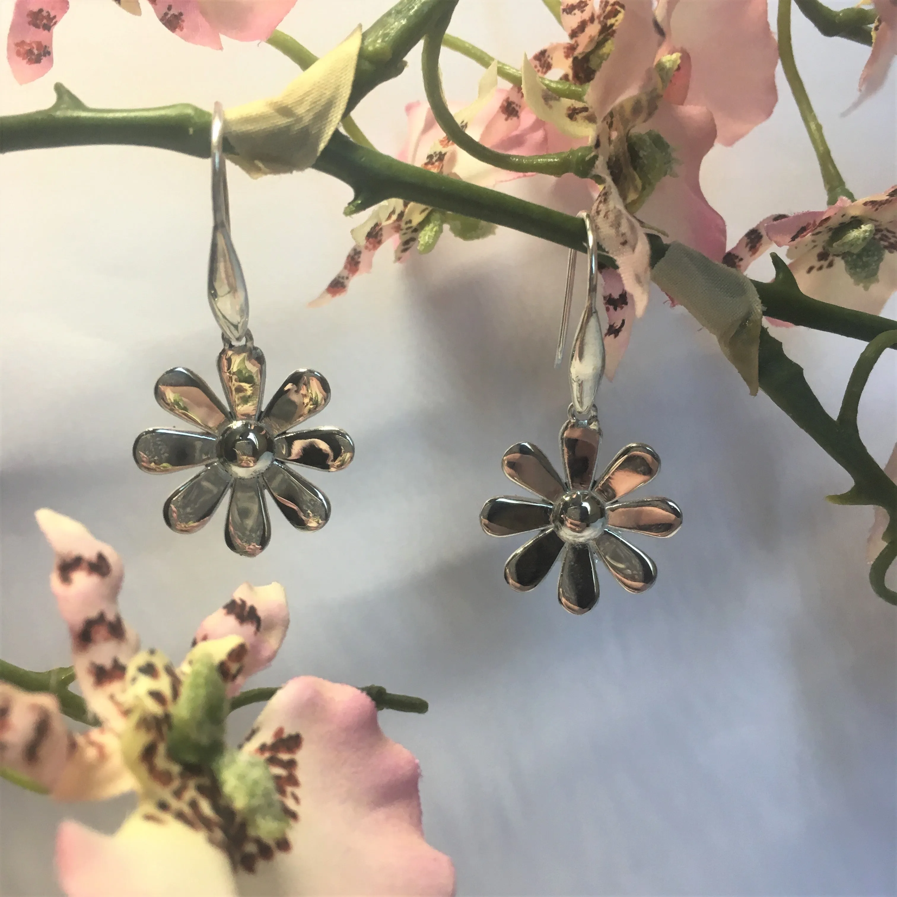 Daisy Drop Earrings - VE113